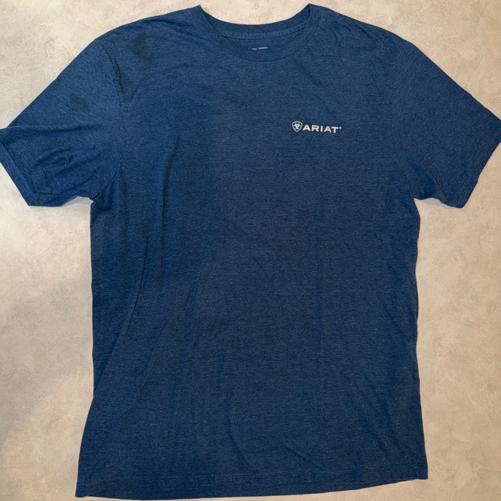 Ariat Shirt Size XL Blue Short Sleeve American Inspired Bull Logo Casual EUC - Picture 2 of 8